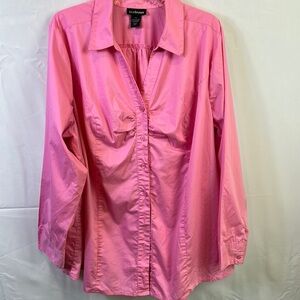 Lane Bryant Pink Long Sleeve Size 28 Like New Blouse V Neck Rouging button down
